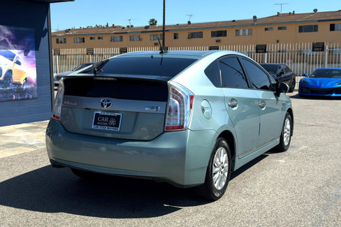 Used 2014 Toyota Prius Plug-In Hybrid image 5