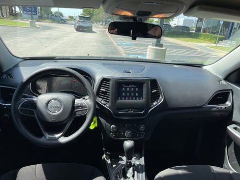 Used 2019 Jeep Cherokee Latitude w/ Popular Appearance Group image 24
