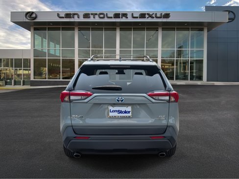 Used 2022 Toyota RAV4 XLE image 4