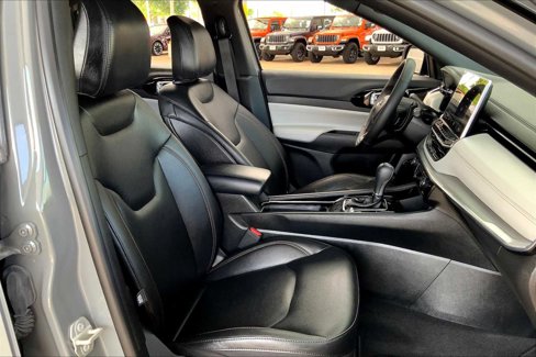 Certified 2024 Jeep Compass Limited image 8