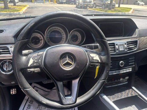 Used 2016 Mercedes-Benz E 350 Sedan w/ Premium Package image 26