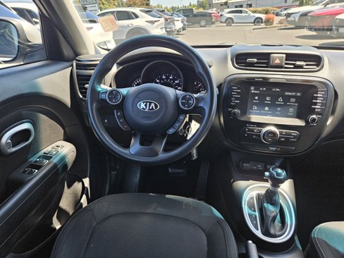 Used 2018 Kia Soul + image 16