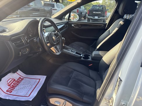 Used 2019 Porsche Macan image 16