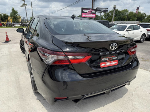 Used 2024 Toyota Camry SE image 5