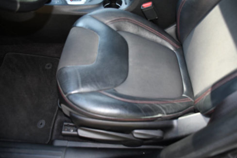 Used 2016 Jeep Cherokee Trailhawk w/ Cold Weather Group image 12