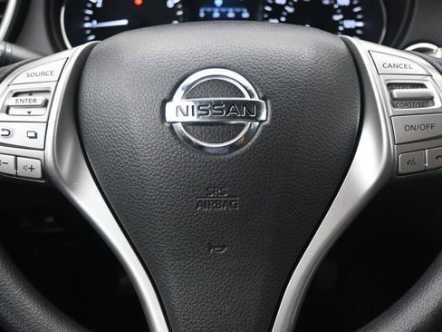 Used 2016 Nissan Rogue SV image 13