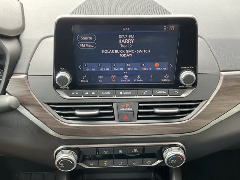 Used 2024 Nissan Altima 2.5 SV image 14
