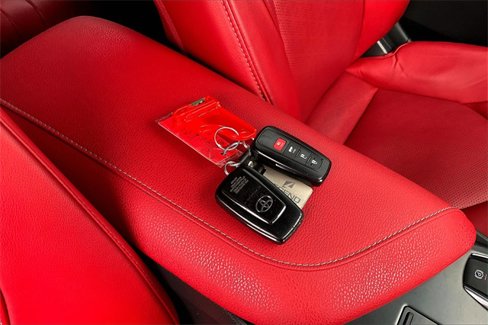 Used 2019 Toyota Camry XSE image 11