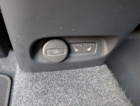 Used 2023 Volvo XC40 Recharge Ultimate image 11