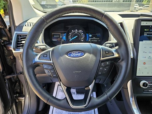 Used 2024 Ford Edge Titanium image 25
