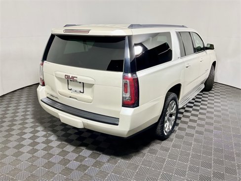 Used 2015 GMC Yukon XL SLT w/ Open Road Package image 18