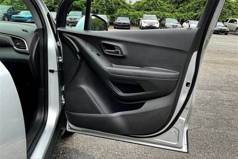 Used 2019 Chevrolet Trax LS image 24