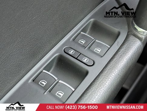 Used 2017 Volkswagen Touareg Sport image 13