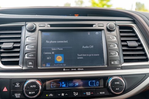 Used 2017 Toyota Highlander Limited Platinum image 29
