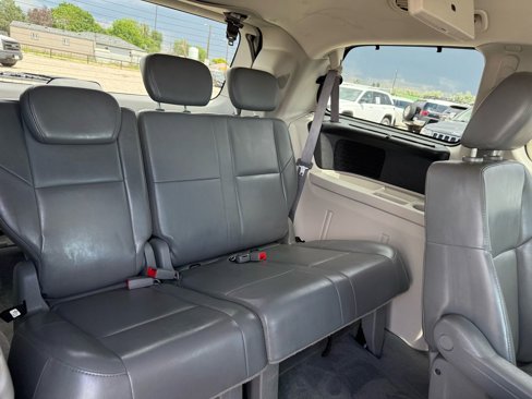 Used 2010 Volkswagen Routan SE image 25