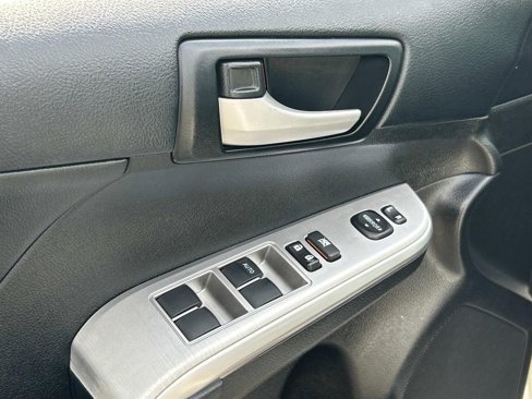 Used 2013 Toyota Camry SE image 17