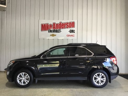 Used 2017 Chevrolet Equinox LT image 2