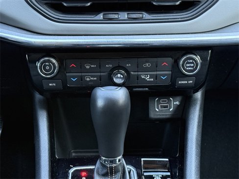 Used 2022 Jeep Compass Limited image 24