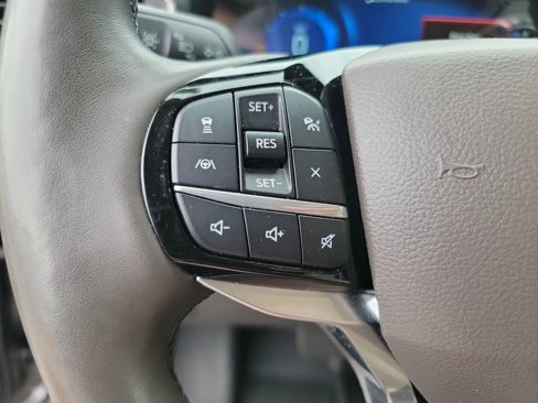 Used 2022 Ford Explorer Platinum w/ Equipment Group 601A image 27