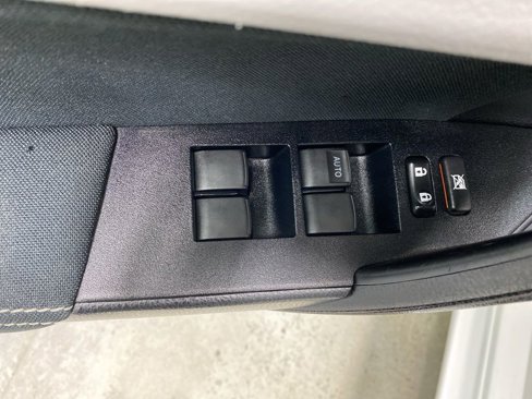 Used 2016 Toyota Corolla LE image 26
