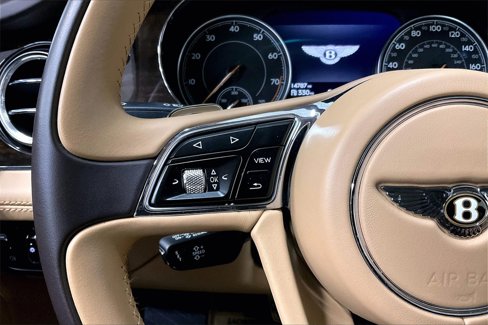 Used 2019 Bentley Bentayga image 23