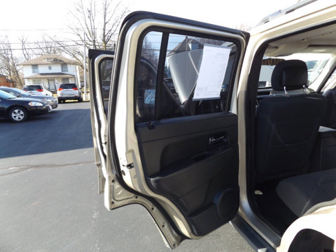 Used 2011 Jeep Liberty Sport image 19