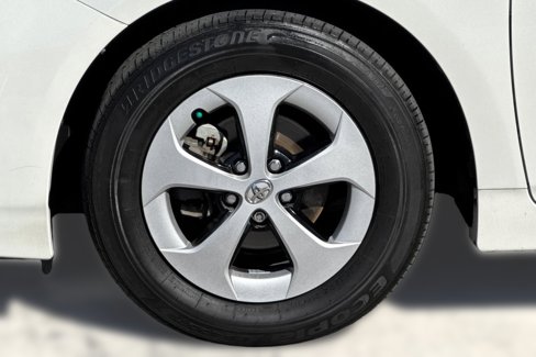 Used 2014 Toyota Prius Two image 10
