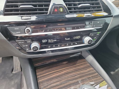 Used 2019 BMW 530i xDrive image 30