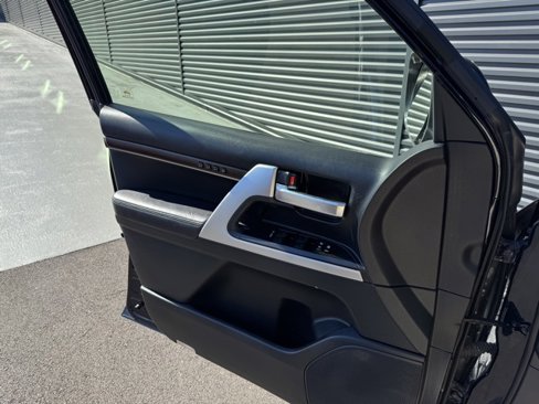 Used 2019 Toyota Land Cruiser image 13
