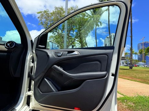 Used 2017 Mercedes-Benz B 250e image 14