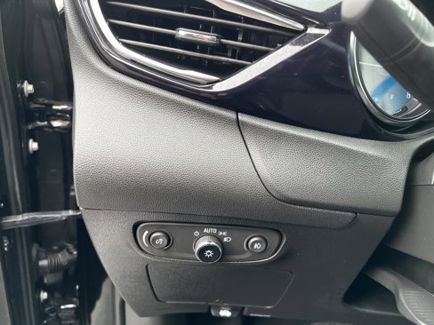 Used 2023 Buick Encore GX Select image 11