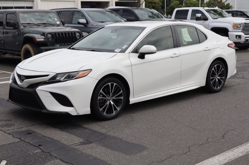 Used 2018 Toyota Camry SE image 5