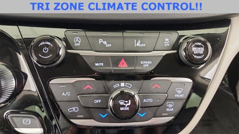 Used 2023 Chrysler Pacifica Touring-L image 14