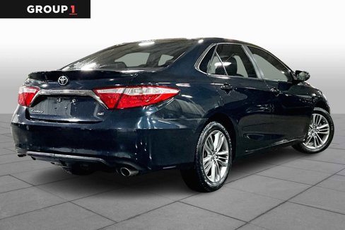Used 2017 Toyota Camry SE image 12