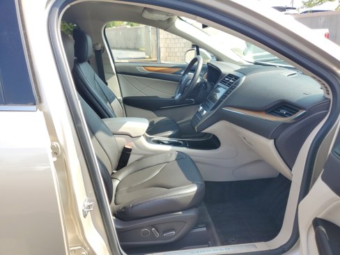 Used 2017 Lincoln MKC Select w/ Select Plus Package image 9
