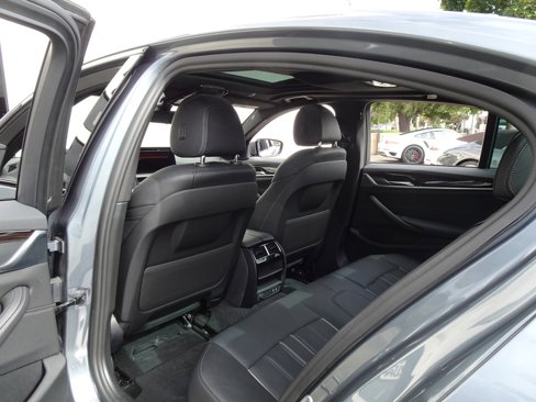 Used 2021 BMW 540i w/ M Sport Package image 11