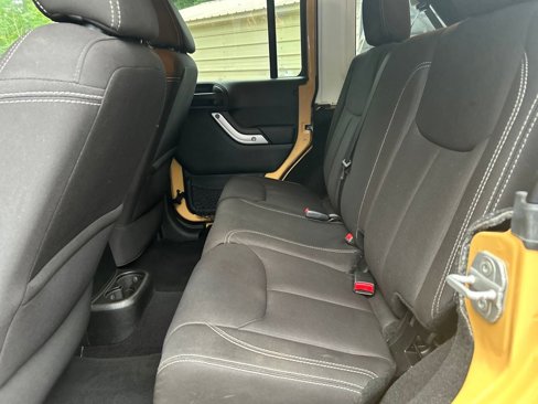 Used 2013 Jeep Wrangler Unlimited Sahara w/ Connectivity Group image 19