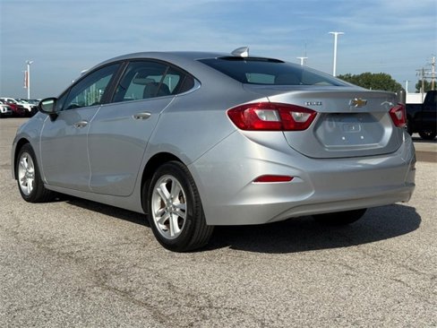 Used 2018 Chevrolet Cruze LT image 3