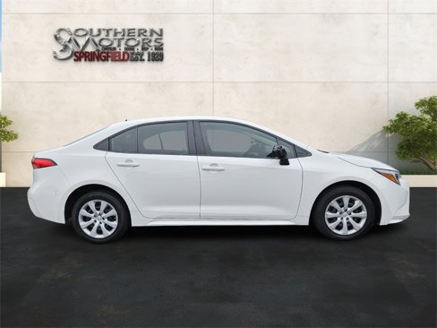 Used 2024 Toyota Corolla LE image 5