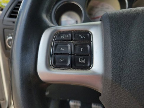Used 2014 Dodge Challenger R/T image 12