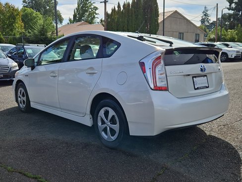 Used 2015 Toyota Prius Three image 3