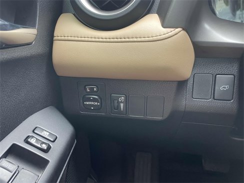 Used 2016 Toyota RAV4 XLE image 31