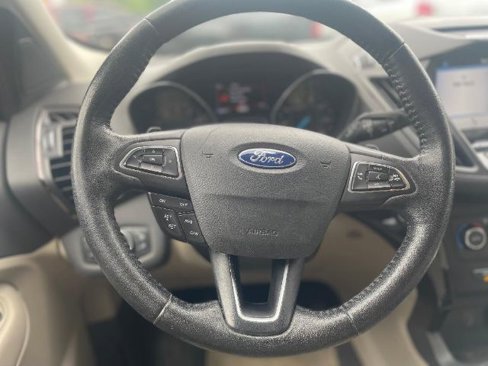 Used 2017 Ford Escape Titanium image 15