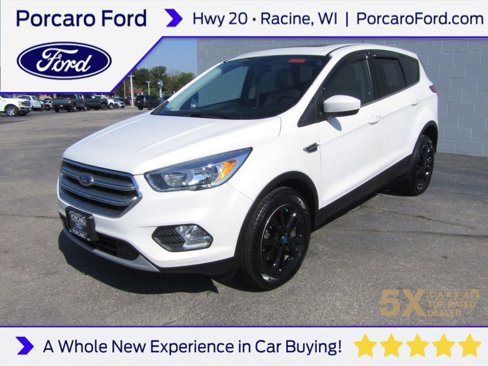 Used 2017 Ford Escape SE w/ SE Cold Weather Package image 1