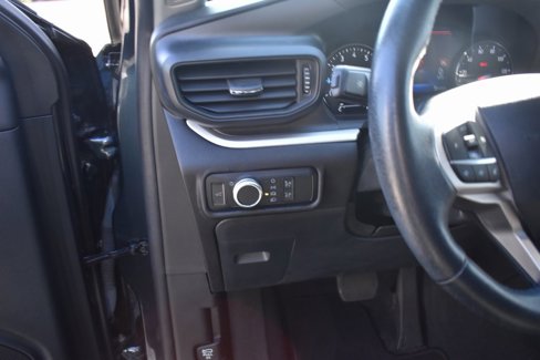 Used 2022 Ford Explorer XLT image 17