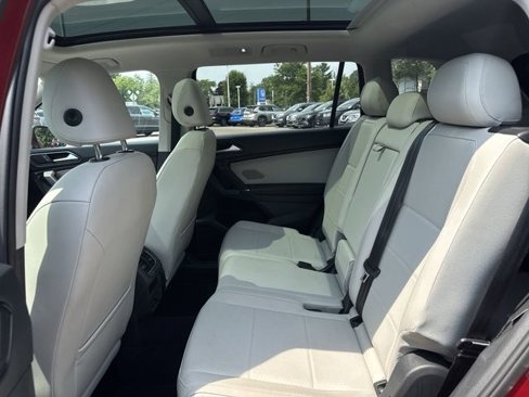 Used 2018 Volkswagen Tiguan SEL w/ 3rd Row Seat Package image 29