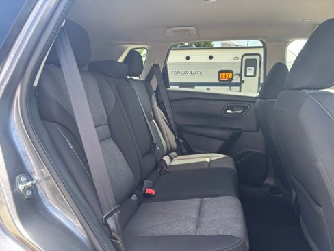 Used 2024 Nissan Rogue SV image 28
