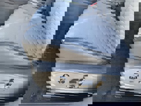 Certified 2025 Volkswagen Jetta SE image 16