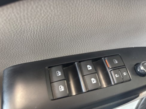 Used 2017 Toyota Highlander SE image 14