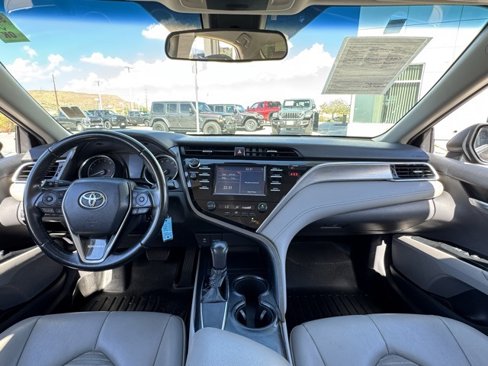 Used 2018 Toyota Camry SE image 13